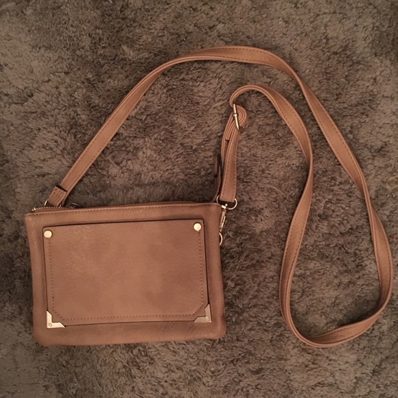 Francesca's Collections Handbags - *FREE W/BUNDLE* Francesca’s Tan Crossbody Purse